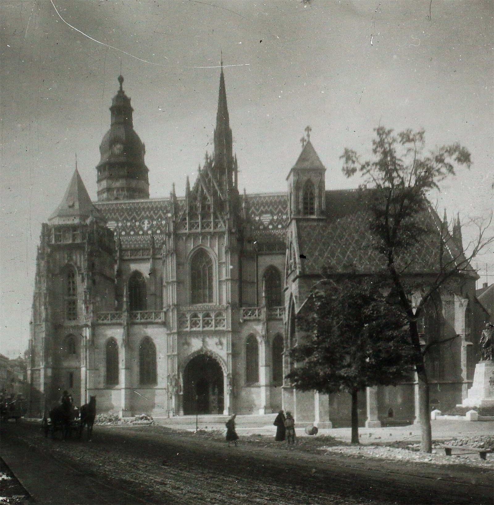 Historic photograph from around 1910: Hlavná street in Košice with St Elisabeth Cathedral