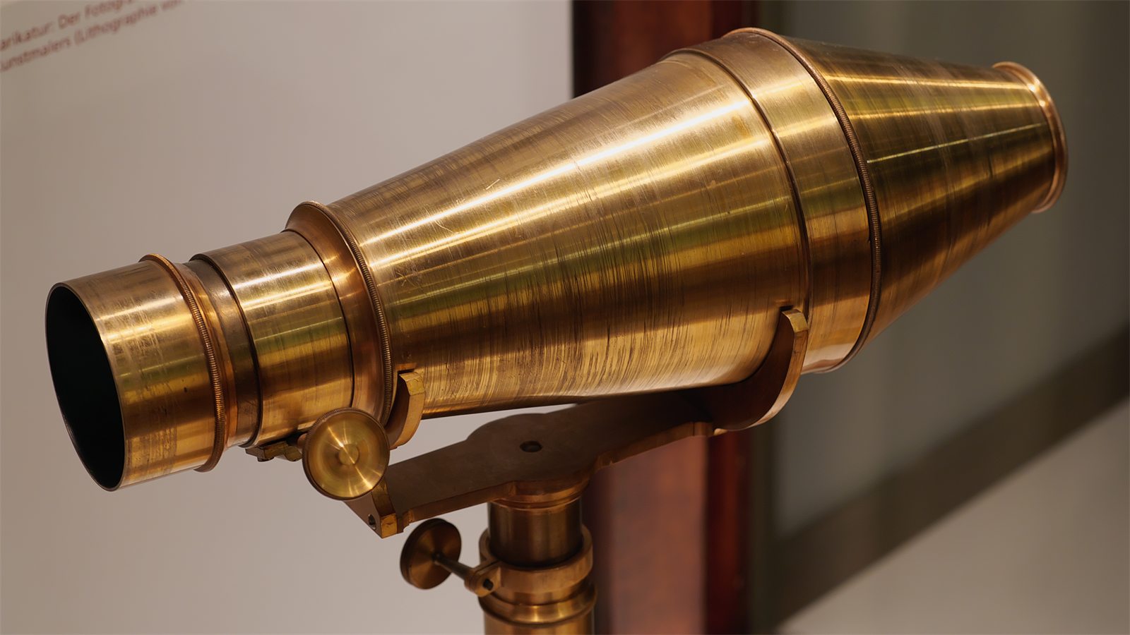 Photograph: a brass portrait lens built by Voigtländer in 1840 to the design of Josef Petzval, who was born in Spišská Belá